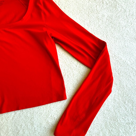 Athleta Crop Top Red Size M Bodycon Scoop Neck Long Sleeve - Picture 5 of 11